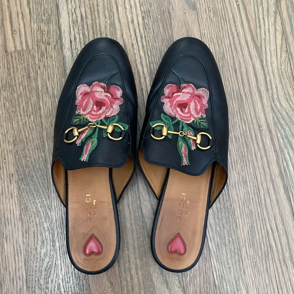 Gucci loafers with rose embroidered - Picture 2 of 3